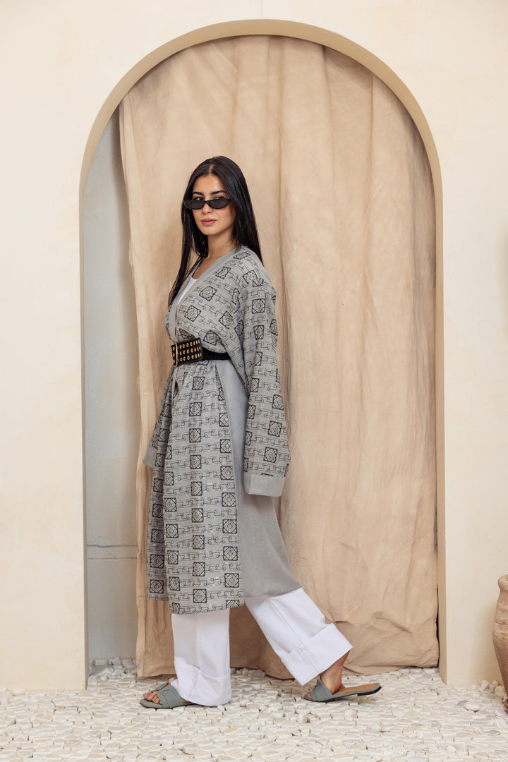 Embroidery gray kimono