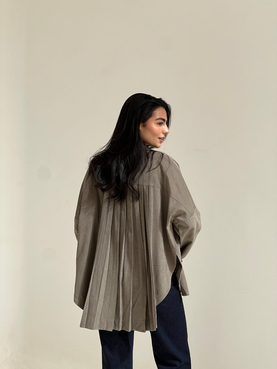 Sophia Pleated top- olive