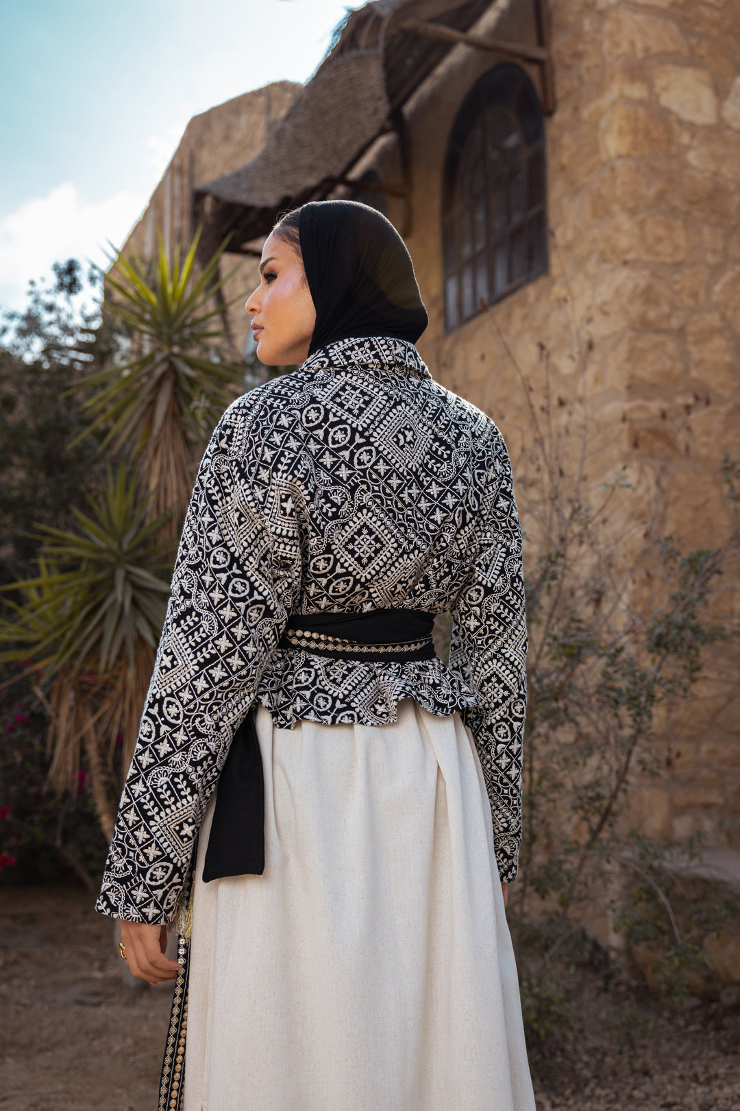 Elegant Dream Blazer vs kimono