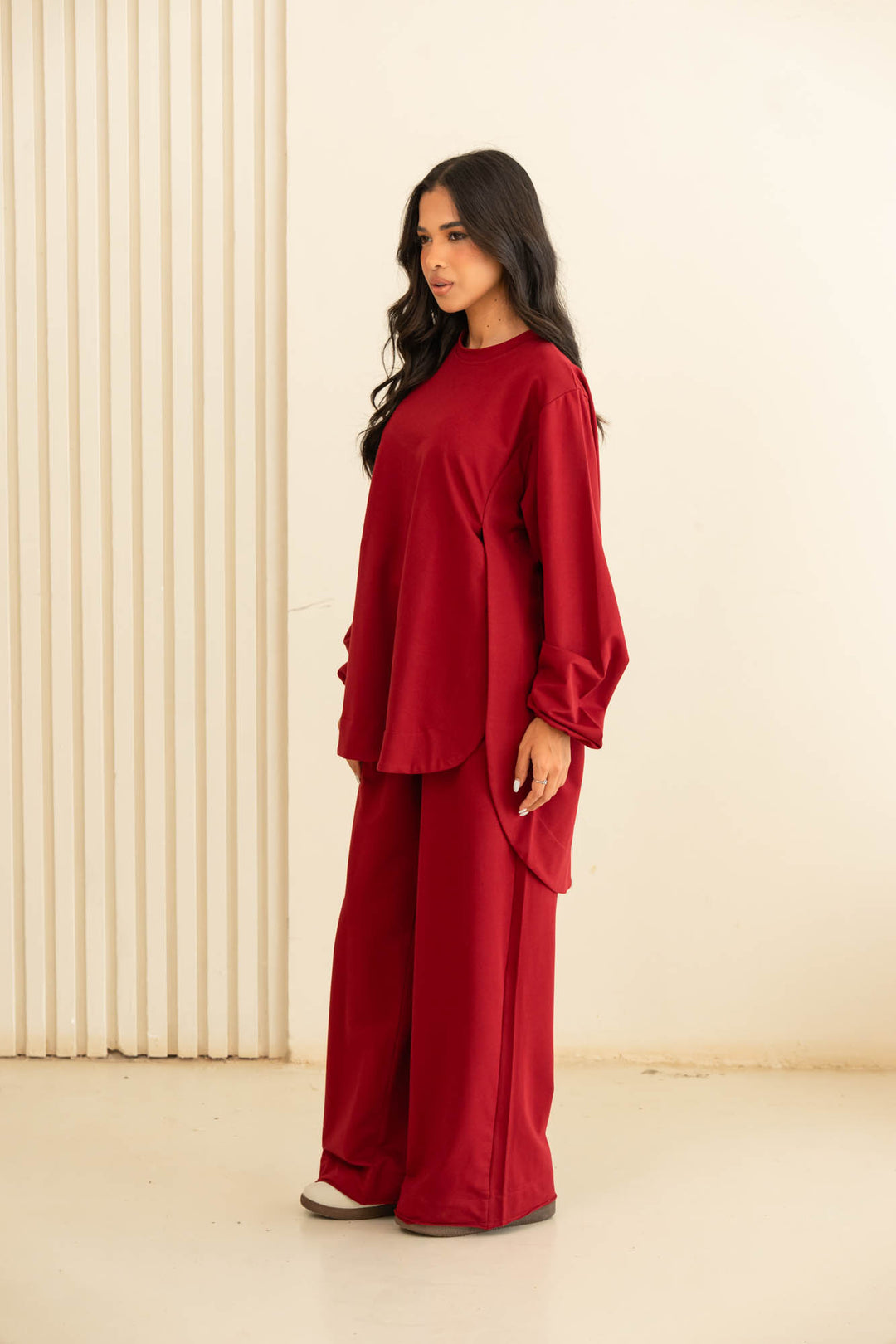 curved set- red