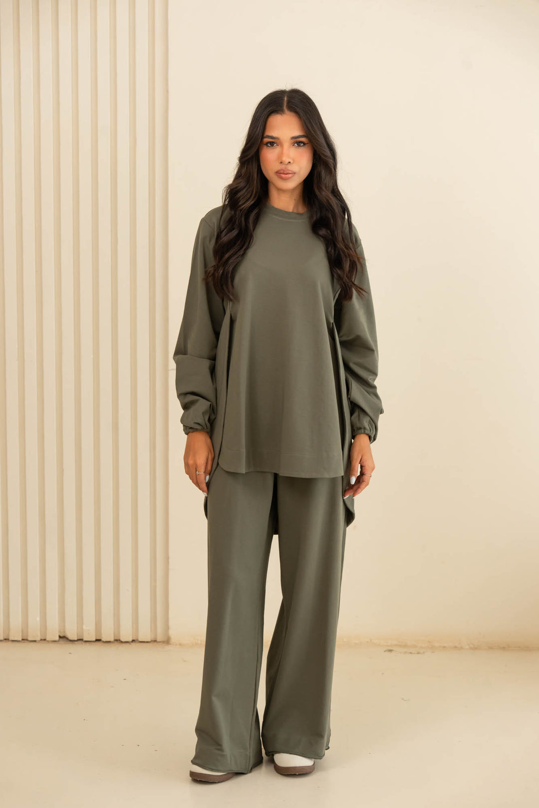 curved set- olive