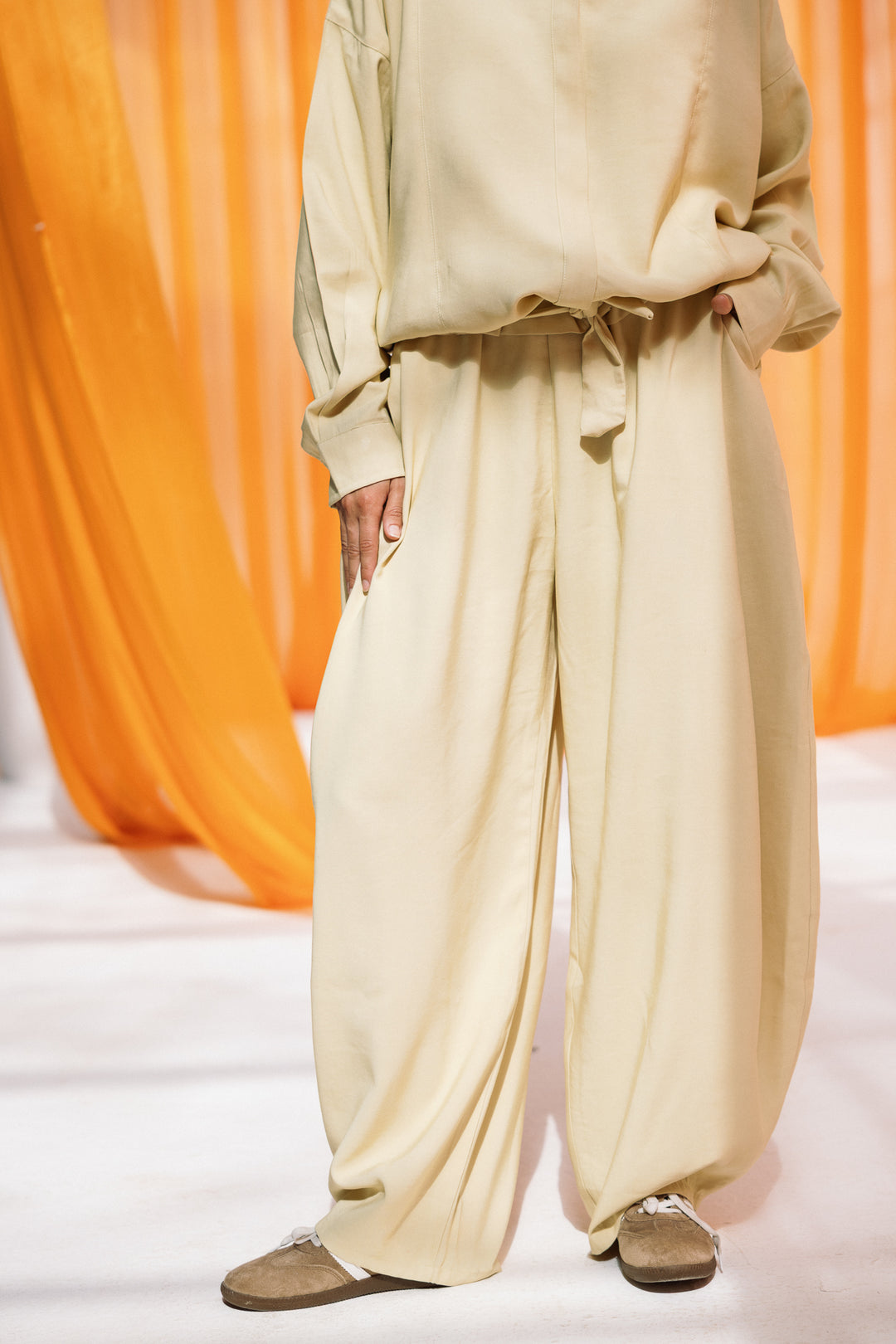 Amber set - butter yellow