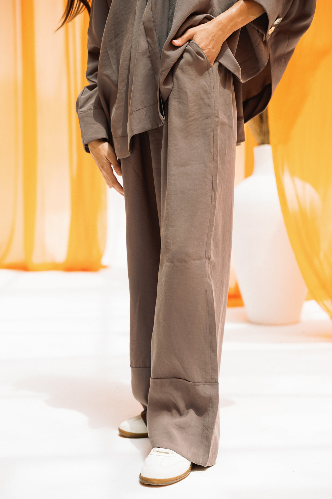 Curved washed set - Carmel brown