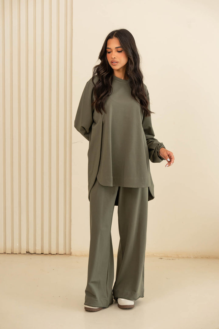 curved set- olive