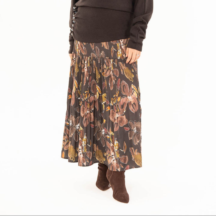 Printed Pleated Skirt - winter brizz