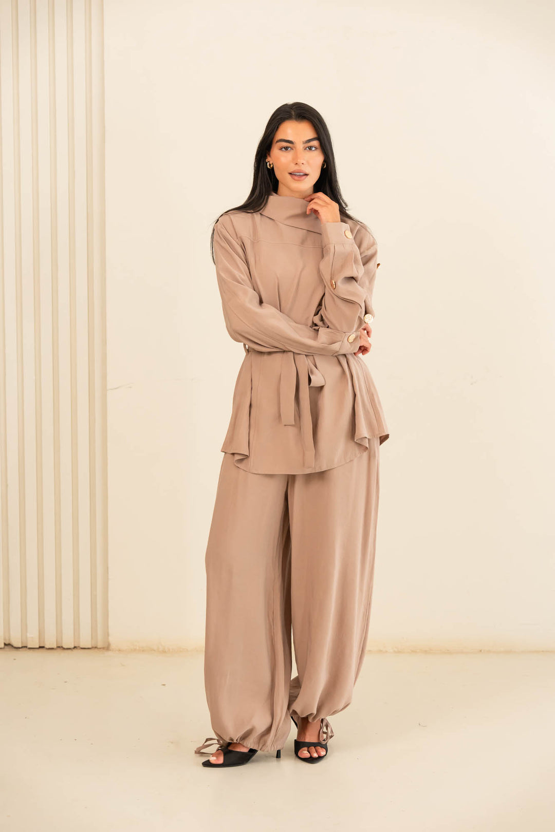 Button collar set- beige