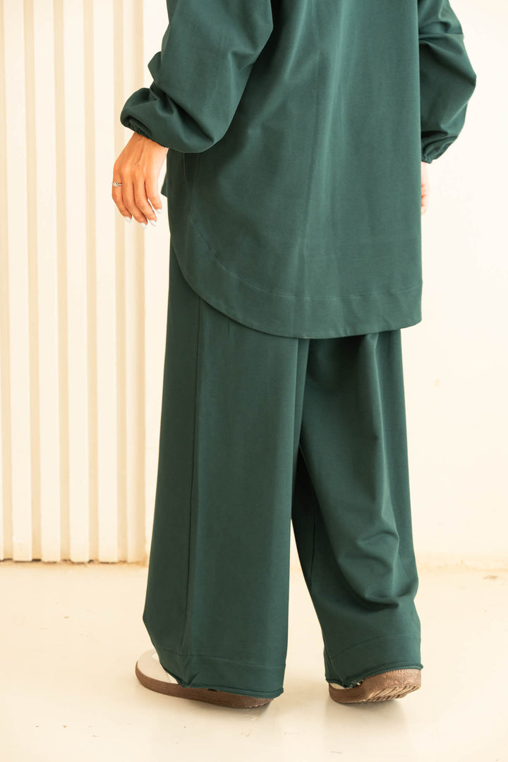 curved set- teal blue