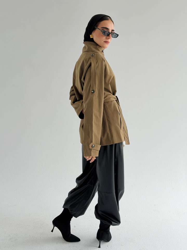 Gabardine Short trench coat
- brown