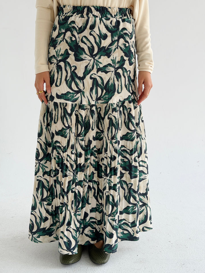 Evergreen printed pillise skirt