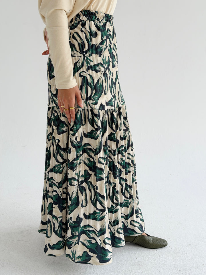 Evergreen printed pillise skirt