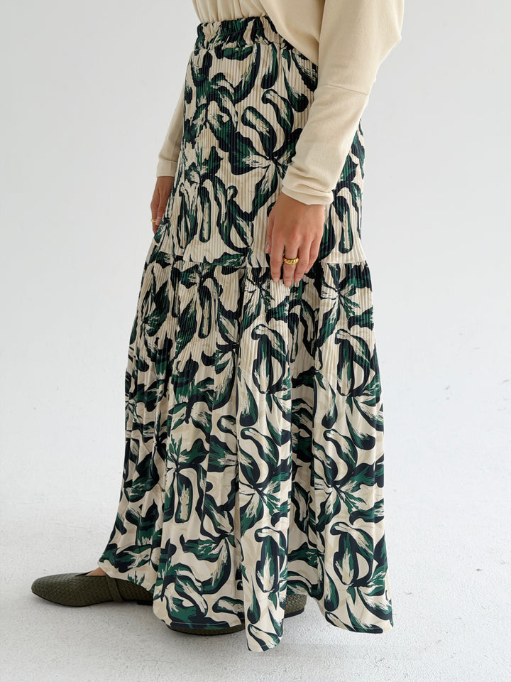 Evergreen printed pillise skirt