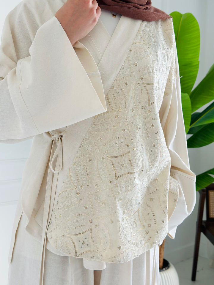 Embroidery Curved top - offwhite