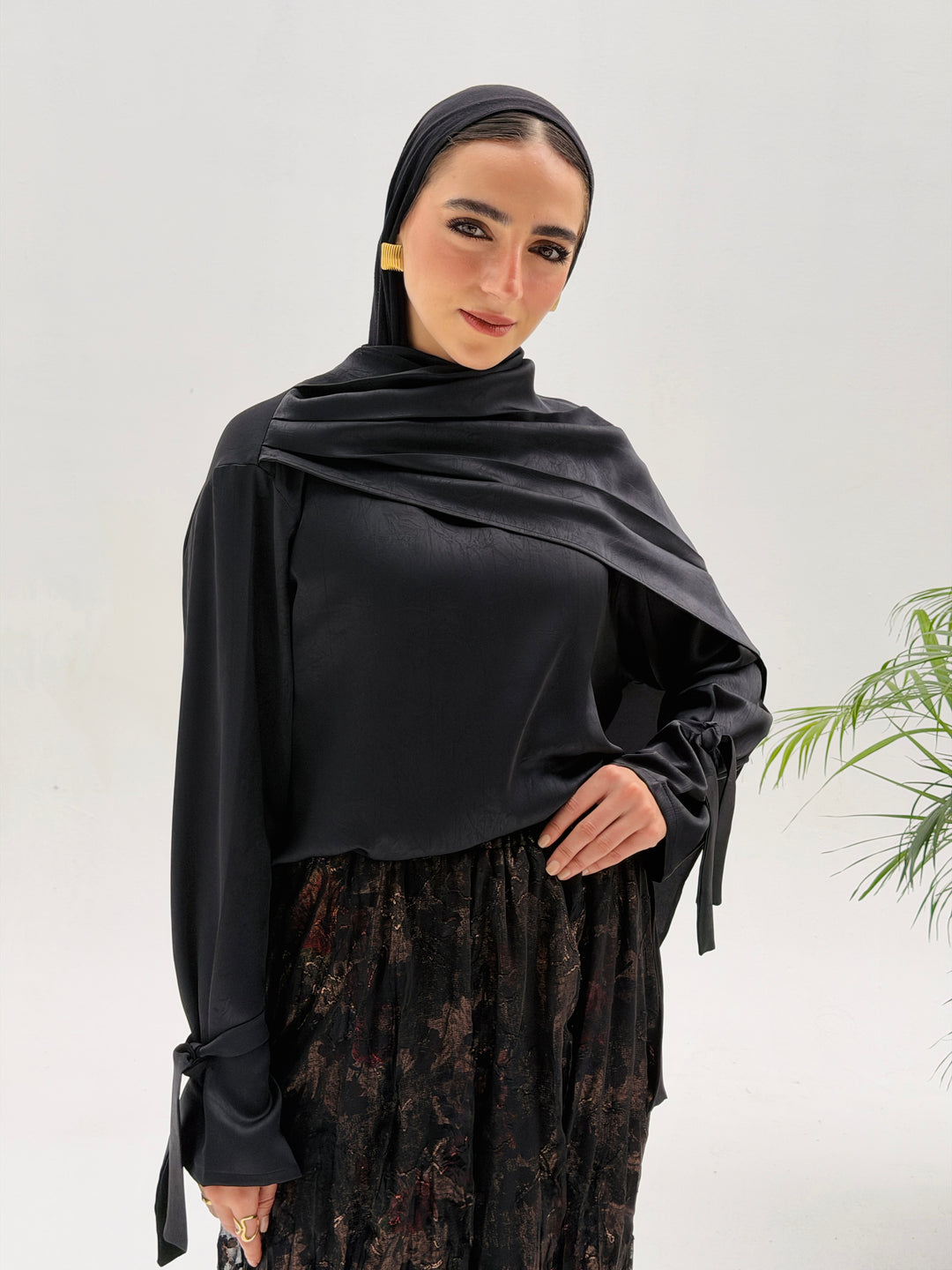Shall scarve top- black
