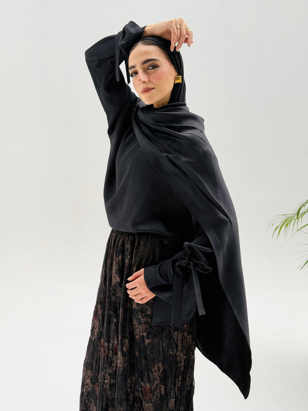 Shall scarve top- black