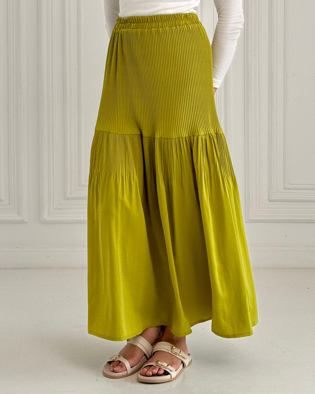 New Pillise skirt- apple green
