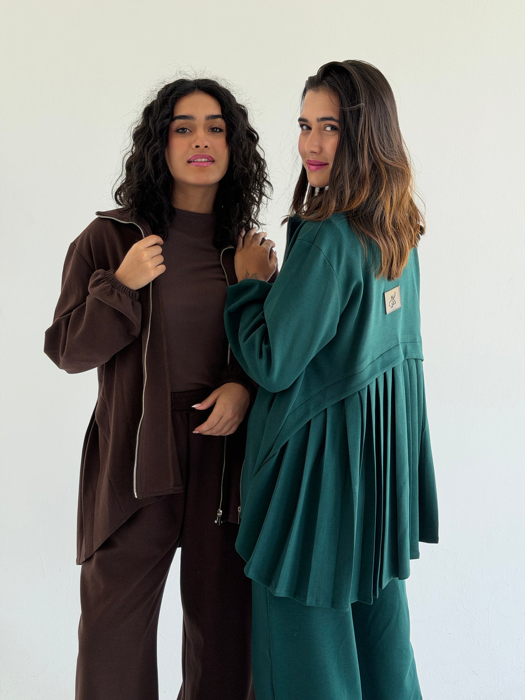 Pleated back set -brown