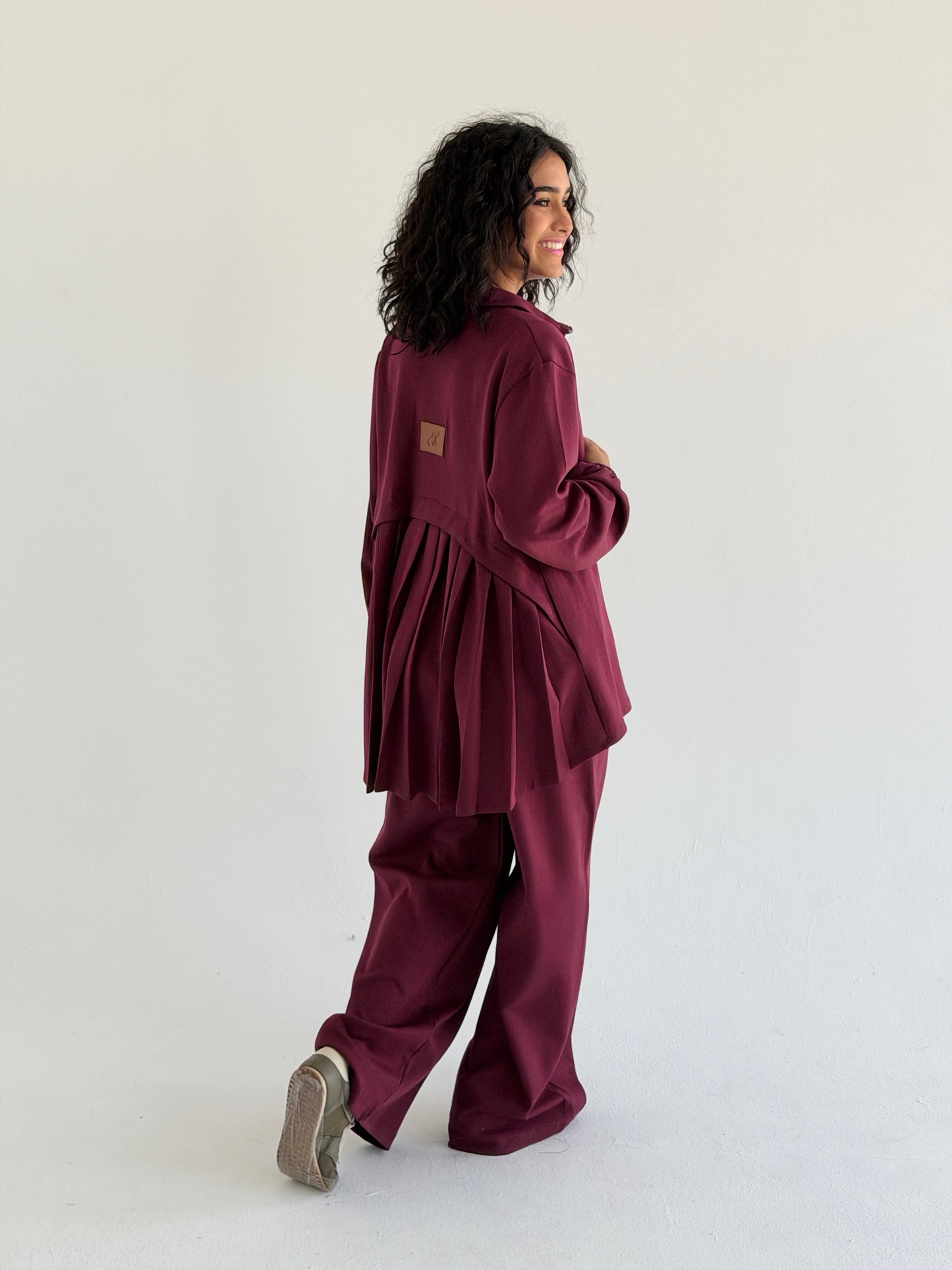 Pleated back set -burgundy