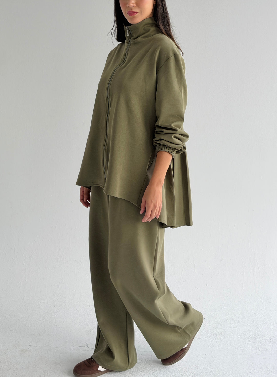 Pleated back set - olive