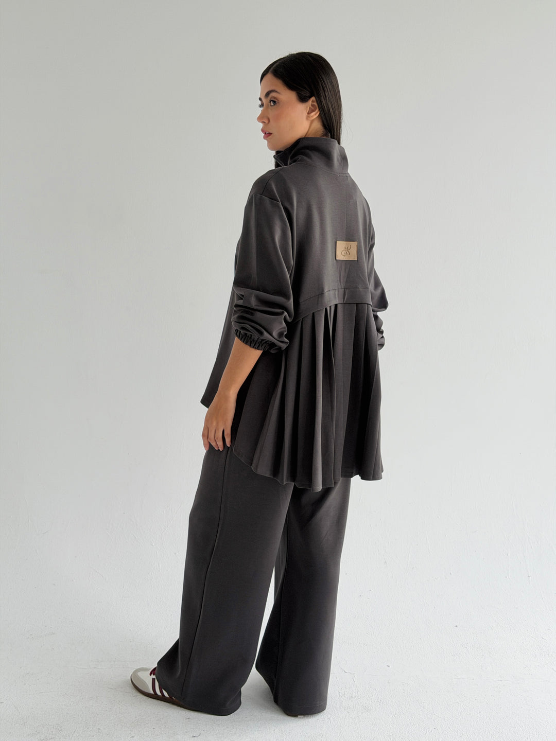 Pleated back set -gray