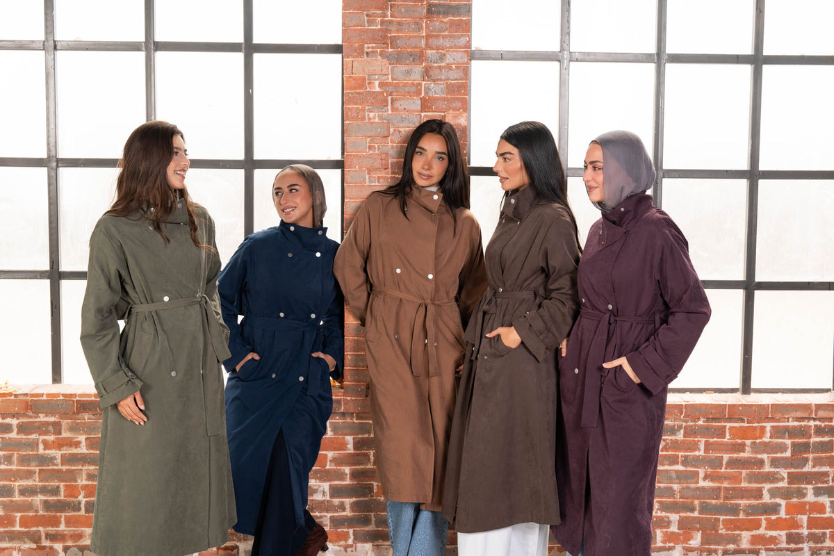 Chiffon Winter 27 collection: five women wearing belted winter coats in olive, navy, camel, brown and burgundy.