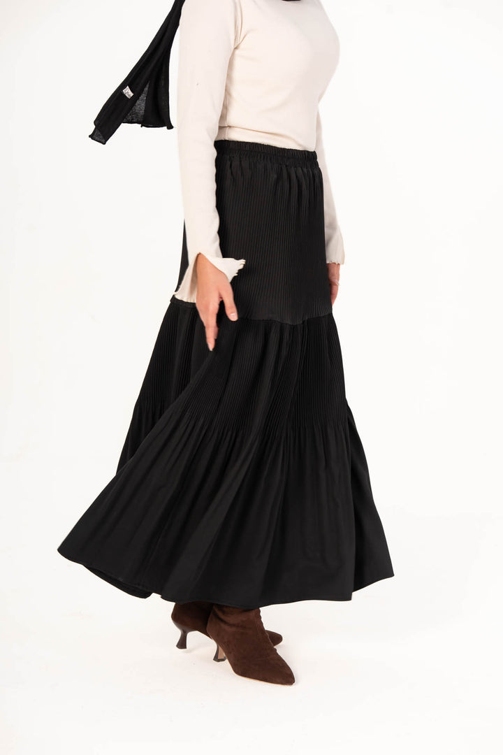 Plain Pleated Skirt - Black